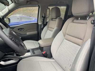 2022 Nissan Frontier Crew Cab 4x4 SV Auto