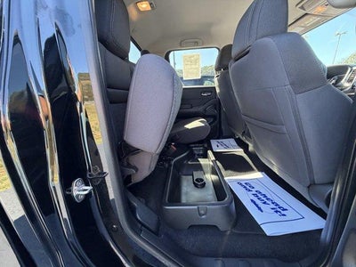 2023 Nissan Frontier Crew Cab 4x4 SV Auto