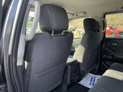 2022 Nissan Frontier Crew Cab 4x4 SV Auto