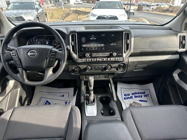 2025 Nissan Frontier Crew Cab 4x4 SV