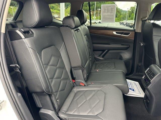 2025 Volkswagen Atlas 2.0T SE w/Technology FWD
