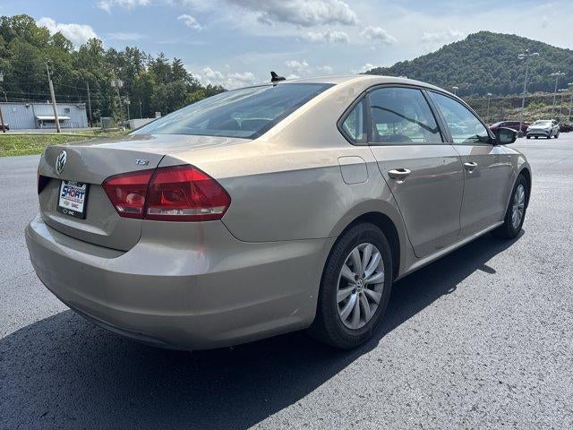2015 Volkswagen Passat 4dr Sdn 1.8T Auto S PZEV