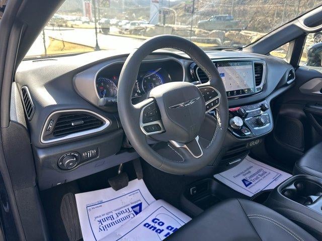 2025 Chrysler Pacifica Select FWD