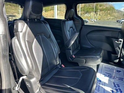 2025 Chrysler Pacifica Select FWD