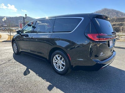 2025 Chrysler Pacifica Select FWD