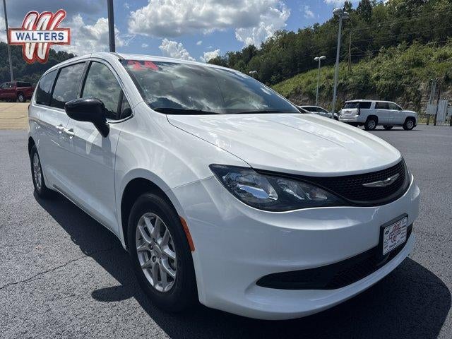 2024 Chrysler Voyager LX FWD