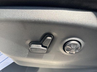 2024 Chrysler Voyager LX FWD