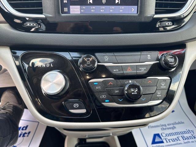 2024 Chrysler Voyager LX FWD
