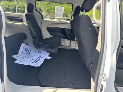 2024 Chrysler Voyager LX FWD