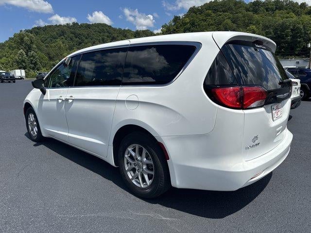 2024 Chrysler Voyager LX FWD