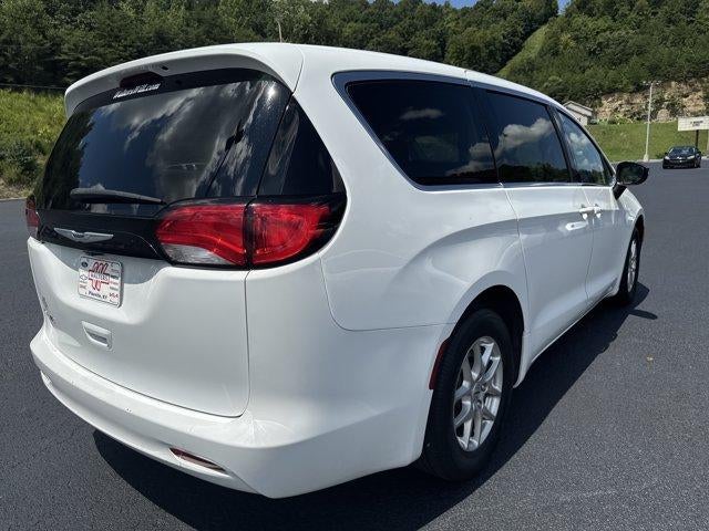 2024 Chrysler Voyager LX FWD