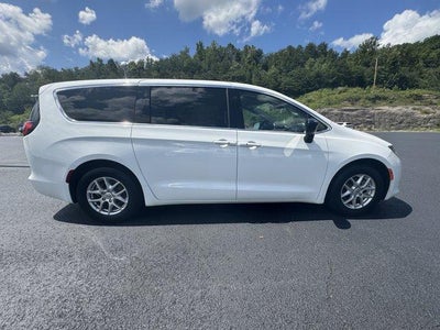 2024 Chrysler Voyager LX FWD
