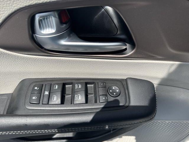 2024 Chrysler Voyager LX FWD
