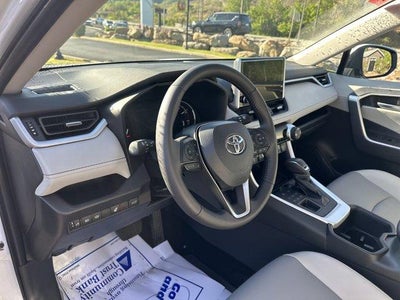 2025 Toyota RAV4 XLE Premium AWD (Natl)