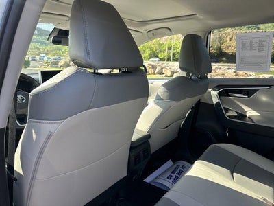 2025 Toyota RAV4 XLE Premium AWD (Natl)