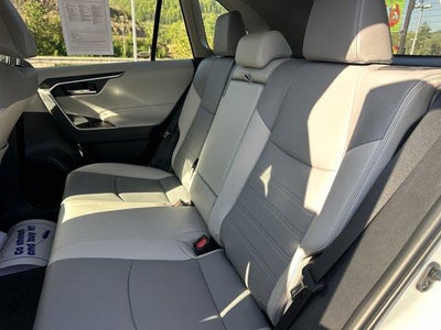 2025 Toyota RAV4 XLE Premium AWD (Natl)