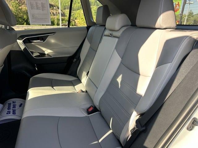 2025 Toyota RAV4 XLE Premium AWD (Natl)