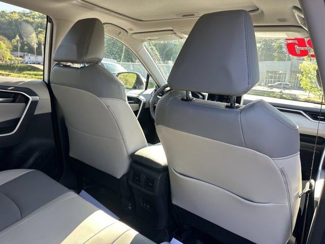 2025 Toyota RAV4 XLE Premium AWD (Natl)