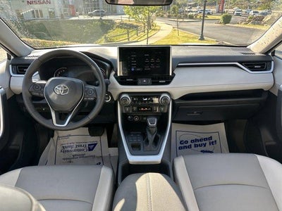 2025 Toyota RAV4 XLE Premium AWD (Natl)