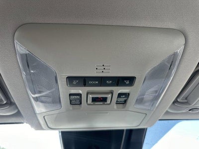 2025 Toyota RAV4 XLE Premium AWD (Natl)