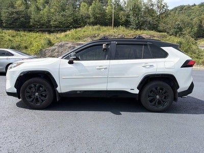 2022 Toyota RAV4 XLE Premium AWD (Natl)