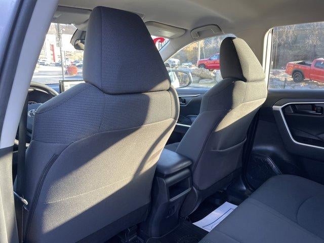 2021 Toyota RAV4 LE FWD (Natl)