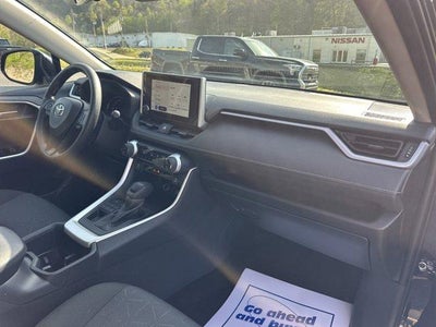 2025 Toyota RAV4 XLE AWD (Natl)