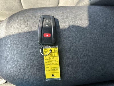 2025 Toyota RAV4 XLE AWD (Natl)