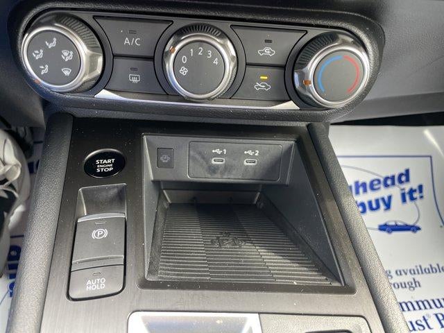 2025 Nissan Kicks SV FWD