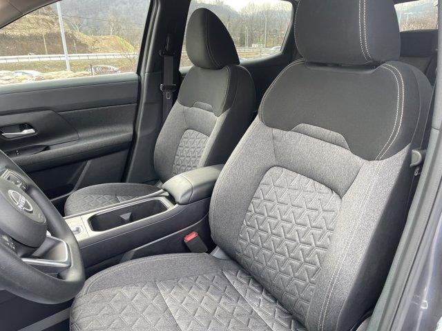 2025 Nissan Kicks SV FWD