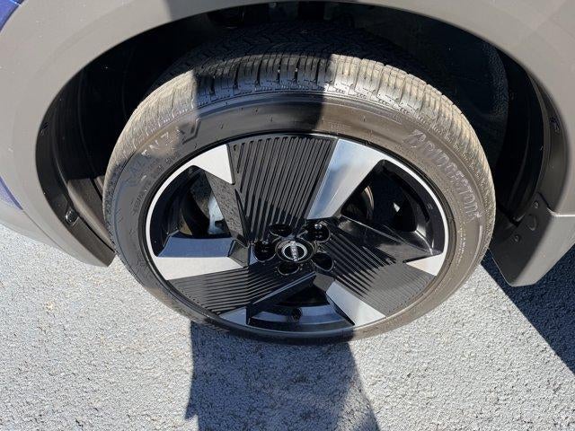 2025 Nissan Kicks SR AWD