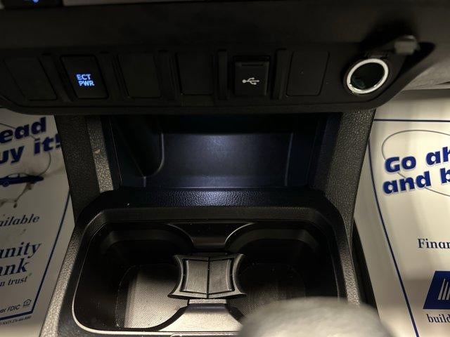 2023 Toyota Tacoma 4WD 4WD SR Double Cab 5' Bed V6 AT (Natl)