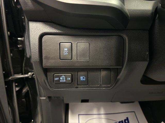 2023 Toyota Tacoma 4WD 4WD SR Double Cab 5' Bed V6 AT (Natl)