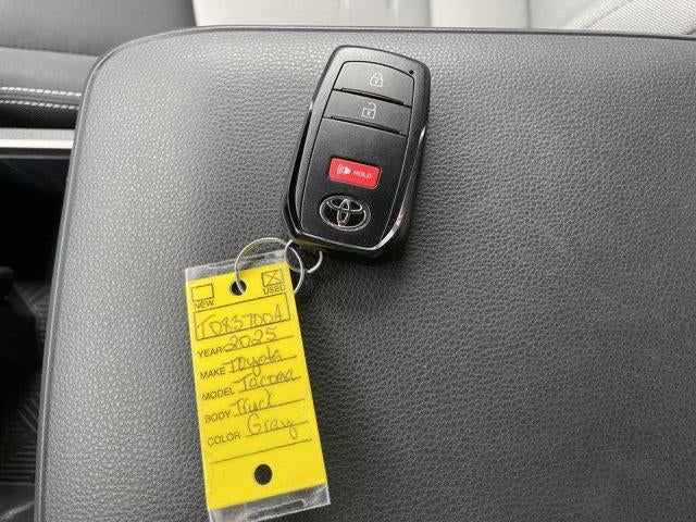 2025 Toyota Tacoma 4WD 4WD TRD Off Road Double Cab 5' Bed AT (Natl)