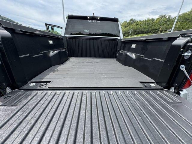 2026 Toyota Tacoma 4WD 4WD SR5 Double Cab 5' Bed AT (Natl)