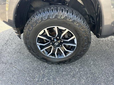 2022 Toyota Tacoma 4WD 4WD TRD Sport Double Cab 5' Bed V6 AT (Natl)