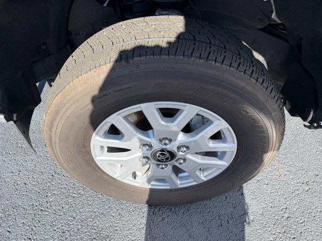 2025 Toyota Tacoma 4WD 4WD SR Double Cab 5' Bed AT (GS)