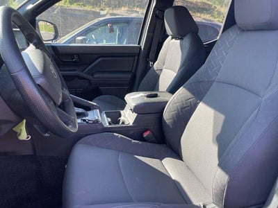 2025 Toyota Tacoma 4WD 4WD SR Double Cab 5' Bed AT (GS)