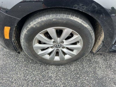 2014 Volkswagen Beetle 2dr Auto 1.8T Entry PZEV