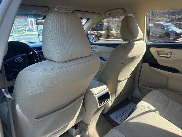 2015 Toyota Camry 4dr Sdn I4 Auto LE (SE)