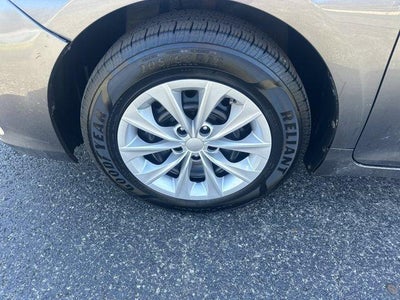 2015 Toyota Camry 4dr Sdn I4 Auto LE (SE)