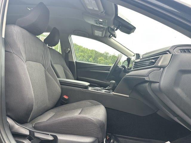 2025 Toyota Camry LE (Natl)