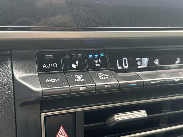 2025 Toyota Camry XSE AWD (Natl)