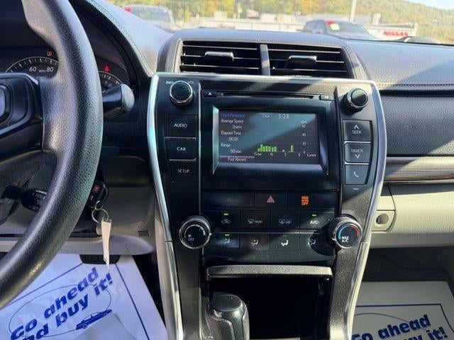 2015 Toyota Camry 4dr Sdn I4 Auto LE (SE)