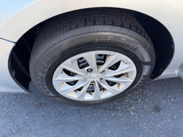 2015 Toyota Camry 4dr Sdn I4 Auto LE (SE)