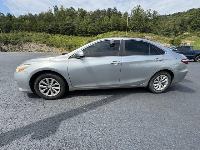 2015 Toyota Camry 4dr Sdn I4 Auto LE (SE)