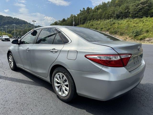 2015 Toyota Camry 4dr Sdn I4 Auto LE (SE)