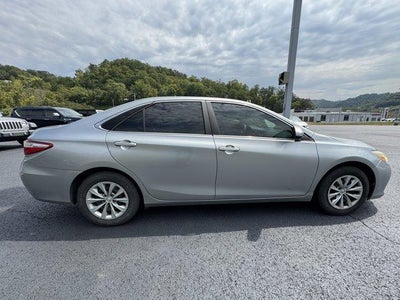 2015 Toyota Camry 4dr Sdn I4 Auto LE (SE)