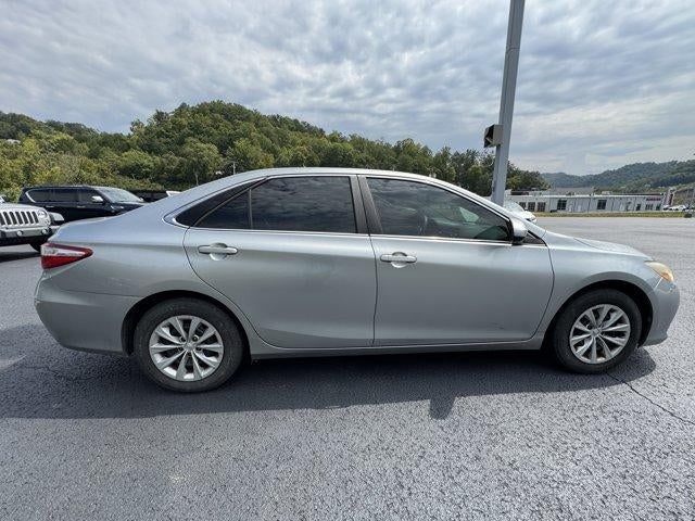 2015 Toyota Camry 4dr Sdn I4 Auto LE (SE)