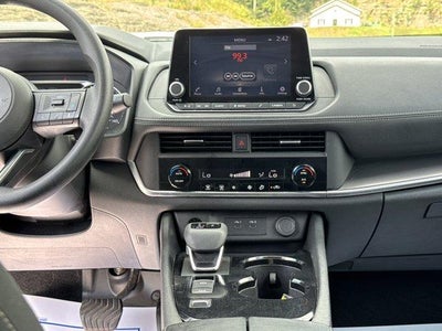 2024 Nissan Rogue FWD SV